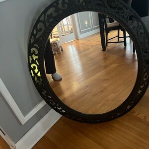 Elegant Black Round Wall Mirror